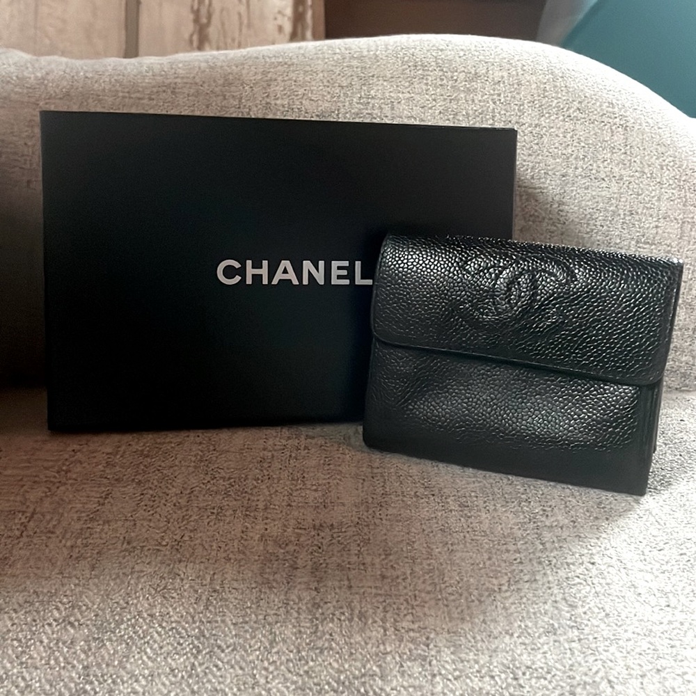 Authentic Chanel black caviar compact trifold wallet w front snap closure